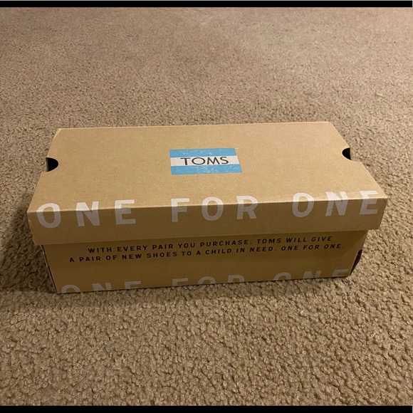 Toms Slip On Shoes - Picture 8 of 9